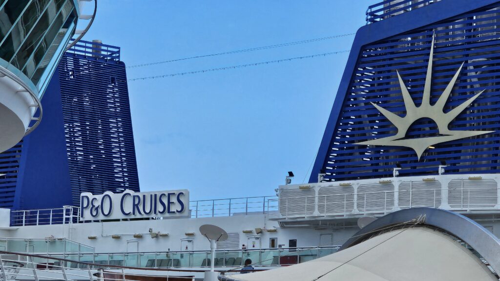 cruise ship smoke stack