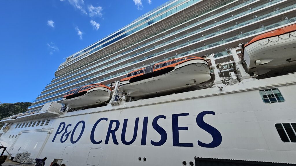 p and o cruise ship