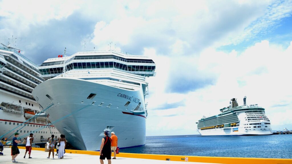 3 cruise ships in port