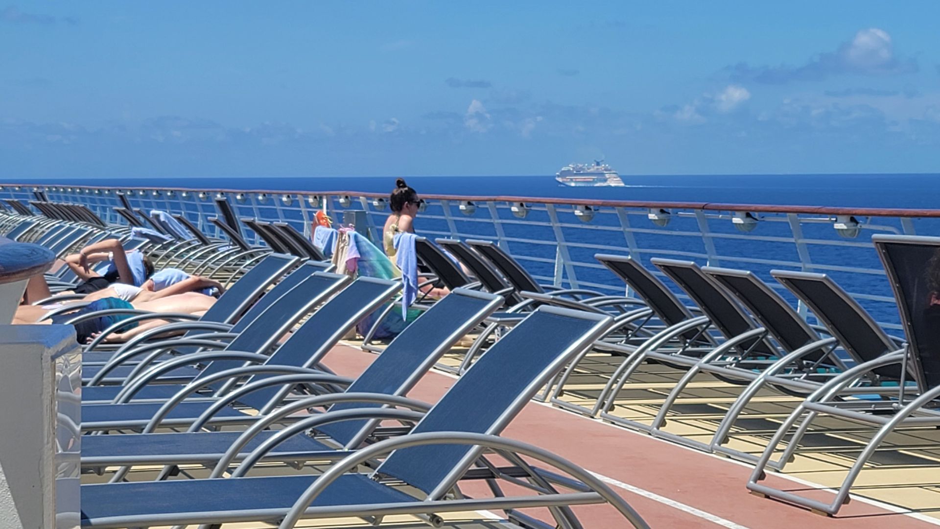 Cruise Sun Lounger Rules — What Passengers Need to Know About Reserving Deck Chairs